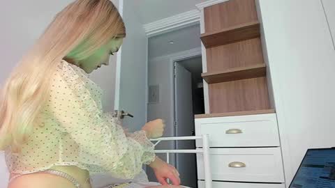 sophie online show from 03-14-26, 06:57