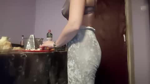 Kitti online show from 11-22-25, 03:33