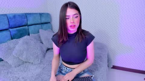 Snapshot of kitty_ford chatting on 12-19-24, 03:30 Kitty online show from 12-19-24, 03:30