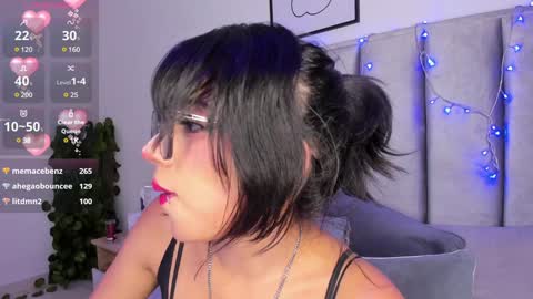 Snapshot of kitty_gang chatting on 12-28-24, 08:58 Camila online show from 12-28-24, 08:58