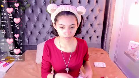 Snapshot of kitty_gang chatting on 01-04-25, 02:35 Camila online show from 01-04-25, 02:35