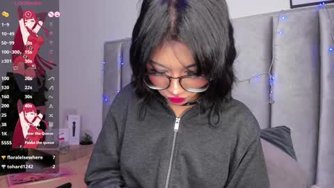 Snapshot of kitty_gang chatting on 01-09-25, 05:23 Camila online show from 01-09-25, 05:23