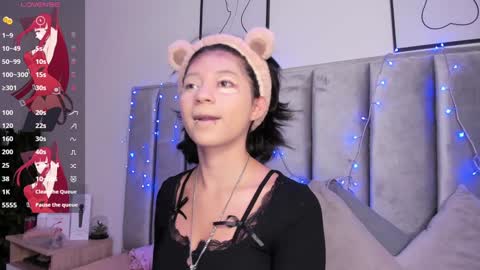 Snapshot of kitty_gang chatting on 01-10-25, 02:35 Camila online show from 01-10-25, 02:35