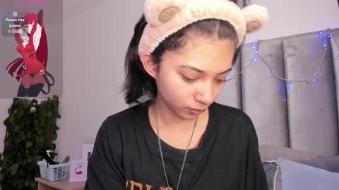 Snapshot of kitty_gang chatting on 01-13-25, 02:28 Camila online show from 01-13-25, 02:28