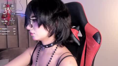 Snapshot of kitty_gang chatting on 02-28-25, 05:48 Camila online show from 02-28-25, 05:48