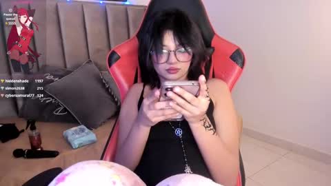 Snapshot of kitty_gang chatting on 03-03-25, 08:38 Camila online show from 03-03-25, 08:38