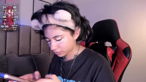 Snapshot of kitty_gang chatting on 03-05-25, 02:46 Camila online show from 03-05-25, 02:46