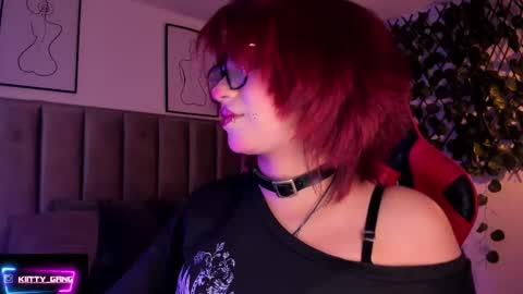 Snapshot of kitty_gang chatting on 09-13-25, 02:33 Camila online show from 09-13-25, 02:33