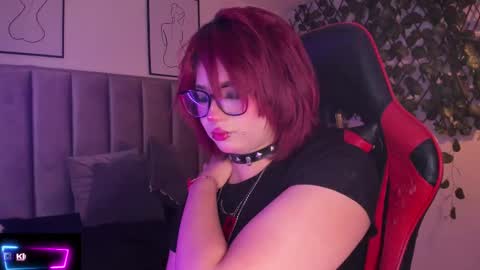 Snapshot of kitty_gang chatting on 09-17-25, 02:35 Camila online show from 09-17-25, 02:35