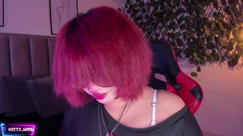 Snapshot of kitty_gang chatting on 09-18-25, 02:13 Camila online show from 09-18-25, 02:13