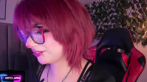 Snapshot of kitty_gang chatting on 09-20-25, 02:45 Camila online show from 09-20-25, 02:45