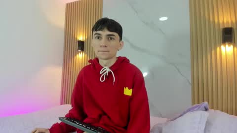 Snapshot of kitty_gill chatting on 12-16-24, 11:33 kitty_gill online show from 12-16-24, 11:33