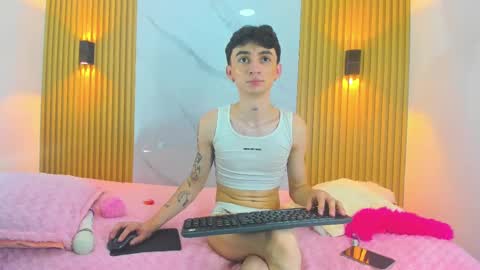 Snapshot of kitty_gill chatting on 12-27-24, 05:26 kitty_gill online show from 12-27-24, 05:26