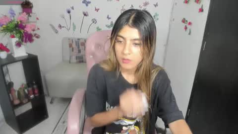 Snapshot of kitty_girl8 chatting on 11-09-25, 04:16 kitty online show from 11-09-25, 04:16