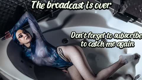 Hey  Im Ellie  if you like me and like my show give me a thumbs up hehe online show from 12-07-24, 09:33