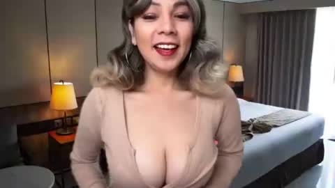 Snapshot of kitty_kellytsx chatting on 07-11-26, 04:43 kelly online show from 07-11-26, 04:43