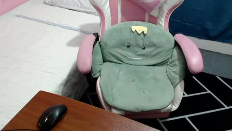 Snapshot of kitty_kity chatting on 01-28-25, 01:50 Kate online show from 01-28-25, 01:50