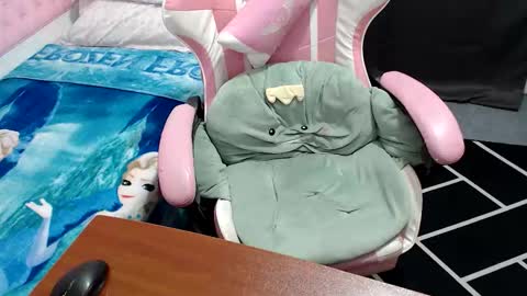 Snapshot of kitty_kity chatting on 11-10-25, 06:29 Kate online show from 11-10-25, 06:29