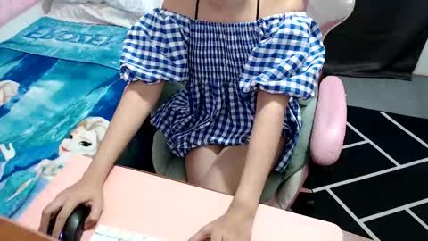 Snapshot of kitty_kity chatting on 12-02-25, 12:27 Kate online show from 12-02-25, 12:27