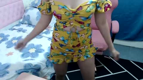 Snapshot of kitty_kity chatting on 04-08-26, 05:51 Kate online show from 04-08-26, 05:51