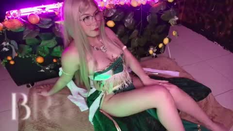 Snapshot of kitty_malach chatting on 02-05-26, 02:27 Kitty online show from 02-05-26, 02:27