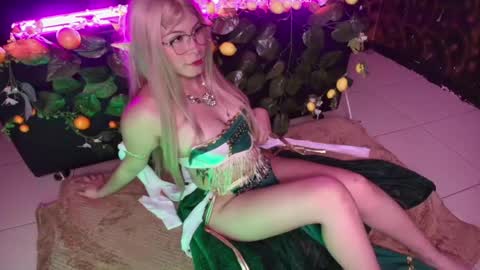 Snapshot of kitty_malach chatting on 04-14-26, 02:17 Kitty online show from 04-14-26, 02:17