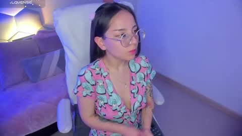 Snapshot of kitty_patitas_suavess chatting on 05-26-26, 02:29 Kitty online show from 05-26-26, 02:29