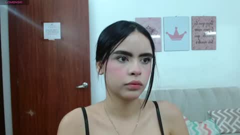 Snapshot of kitty_rousse01 chatting on 06-11-26, 11:41 online show from 06-11-26, 11:41