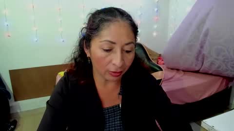 Snapshot of kitty_violet_ chatting on 01-26-25, 03:48 violet online show from 01-26-25, 03:48