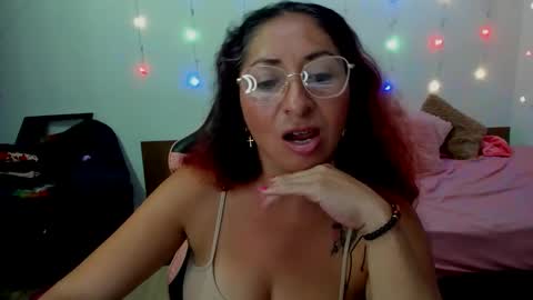 Snapshot of kitty_violet_ chatting on 01-26-25, 09:51 violet online show from 01-26-25, 09:51