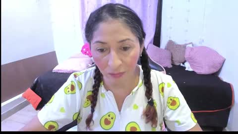 Snapshot of kitty_violet_ chatting on 02-24-25, 04:16 violet online show from 02-24-25, 04:16