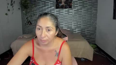Snapshot of kitty_violet_ chatting on 09-13-25, 05:29 violet online show from 09-13-25, 05:29