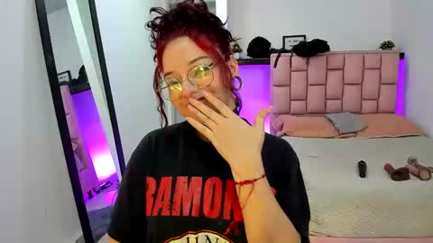 Snapshot of kittycute_cg chatting on 01-10-25, 08:59 Jenn online show from 01-10-25, 08:59