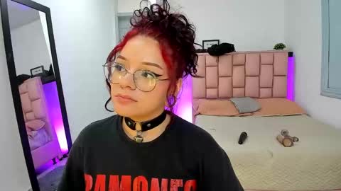 Snapshot of kittycute_cg chatting on 01-11-25, 12:01 Jenn online show from 01-11-25, 12:01