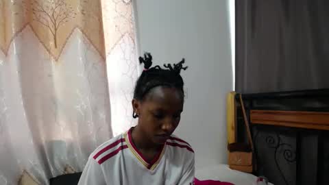 Snapshot of kittyfay_ chatting on 04-27-26, 12:14 Fay online show from 04-27-26, 12:14