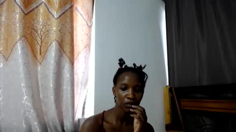 Snapshot of kittyfay_ chatting on 04-28-26, 07:24 Fay online show from 04-28-26, 07:24