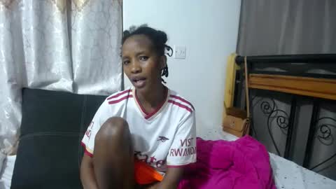 Snapshot of kittyfay_ chatting on 04-30-26, 08:15 Fay online show from 04-30-26, 08:15