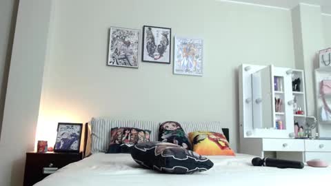 Isabel online show from 02-08-25, 02:04