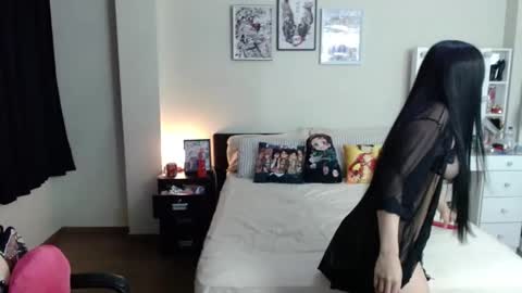 Isabel online show from 02-09-25, 08:34