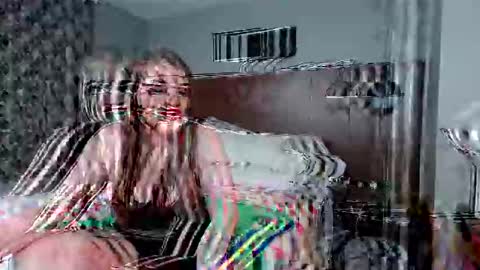 Snapshot of kittykat_1999 chatting on 01-15-25, 03:54 kittykat 1999 online show from 01-15-25, 03:54