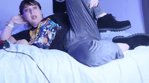 Snapshot of kittykay86 chatting on 02-10-25, 11:36 Bella Blue BBW online show from 02-10-25, 11:36