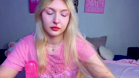 Snapshot of kittykendall chatting on 05-07-26, 04:45 kittykendall online show from 05-07-26, 04:45