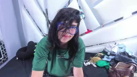 Snapshot of kittylovely__ chatting on 01-20-25, 06:32 kittylovely online show from 01-20-25, 06:32