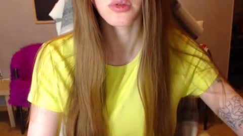 Snapshot of kittylovemoon chatting on 06-13-26, 07:56 KittyloveMoon online show from 06-13-26, 07:56