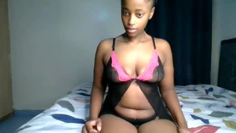 Snapshot of kittypettite chatting on 07-12-26, 07:32 Kittypettite online show from 07-12-26, 07:32