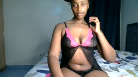 Snapshot of kittypettite chatting on 07-16-26, 05:30 Kittypettite online show from 07-16-26, 05:30