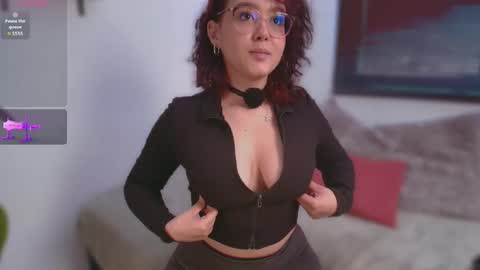 Snapshot of kittysophie_ chatting on 05-07-26, 01:27 Sophie online show from 05-07-26, 01:27