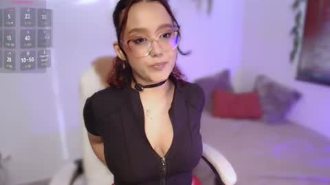 Snapshot of kittysophie_ chatting on 06-12-26, 09:57 Sophie online show from 06-12-26, 09:57
