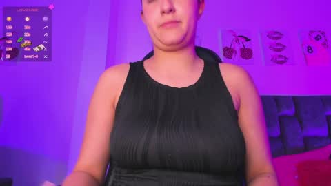 Snapshot of kittystar18 chatting on 05-16-26, 06:07 kitty online show from 05-16-26, 06:07