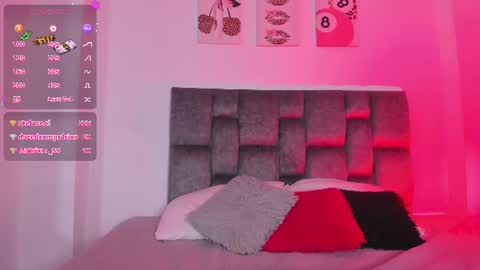 Snapshot of kittystar18 chatting on 06-13-26, 06:17 kitty online show from 06-13-26, 06:17
